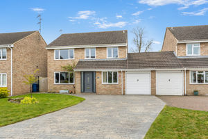 Gauntlets Close Bloxham